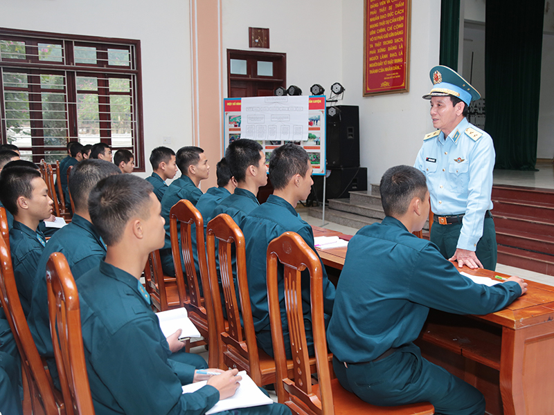 Quân chủng Phòng không - Không quân kiểm tra công tác huấn luyện chiến sĩ mới tại Sư đoàn 361 và Sư đoàn 371