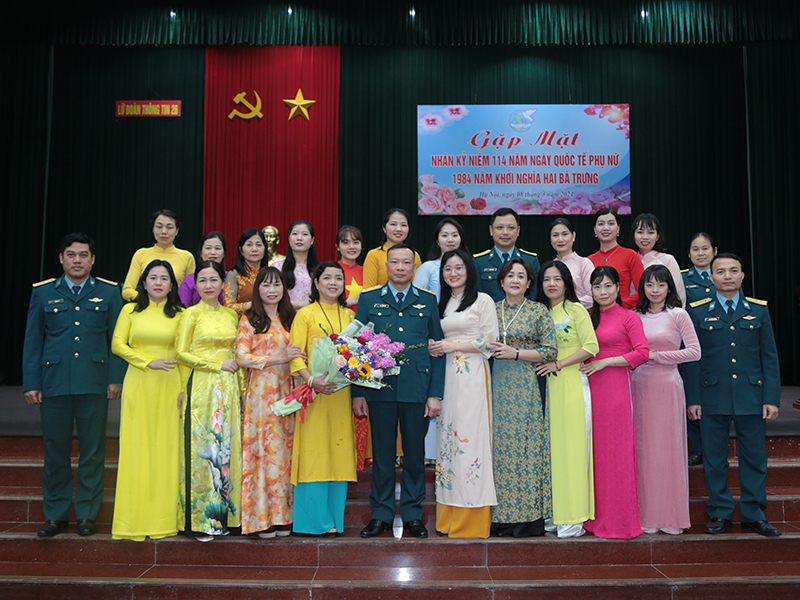Các cơ quan, đơn vị trong Quân chủng Phòng không - Không quân gặp mặt kỷ niệm 114 năm Ngày Quốc tế Phụ nữ 8-3