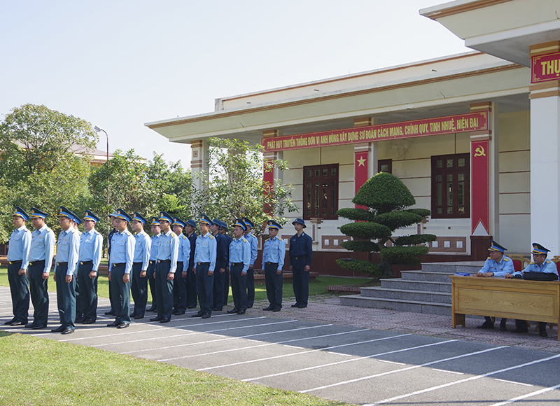 Quân chủng PK-KQ kiểm tra công tác triển khai xây dựng đơn vị điểm và tháng đầu huấn luyện tại Sư đoàn 365