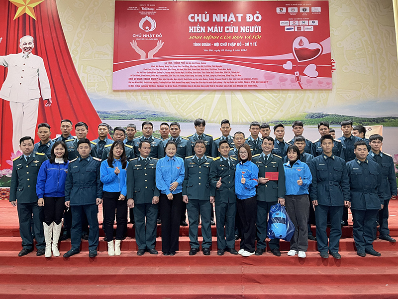 Trung đoàn 921 tham gia hiến máu tình nguyện tại Chương trình “Chủ nhật đỏ”