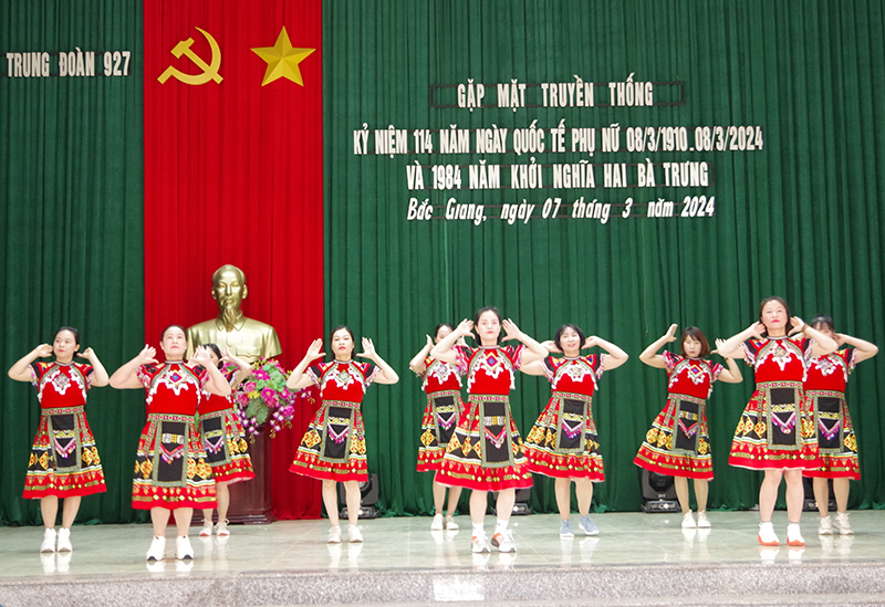 Các cơ quan, đơn vị trong Quân chủng Phòng không - Không quân gặp mặt kỷ niệm 114 năm Ngày Quốc tế Phụ nữ 8-3