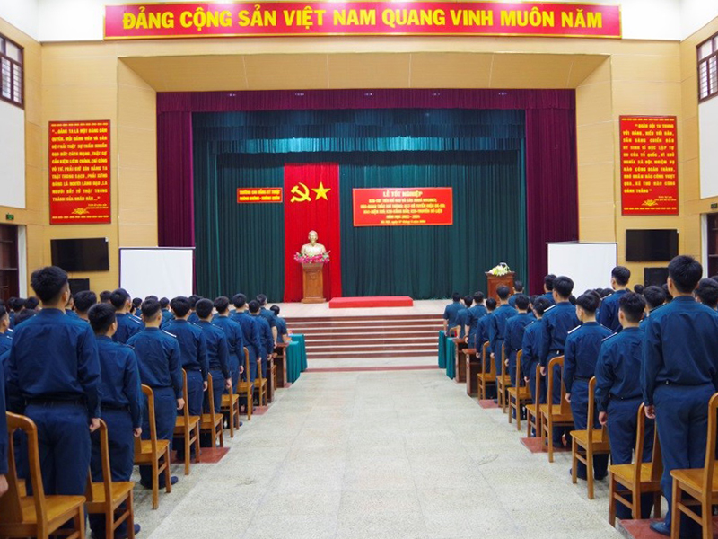 Trường Cao đẳng Kỹ thuật PK-KQ tổ chức Lễ tốt nghiệp các khóa đào tạo Hạ sĩ quan chỉ huy, Nhân viên chuyên môn kỹ thuật năm học 2023-2024