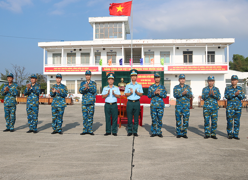 Các đơn vị trong Quân chủng Phòng không - Không quân tổ chức Lễ ra quân huấn luyện năm 2024