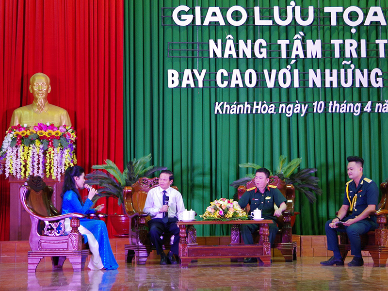 Trường Sĩ quan Không quân tổ chức Triển lãm sách và Giao lưu tọa đàm “Nâng tầm tri thức, bay cao với những ước mơ”