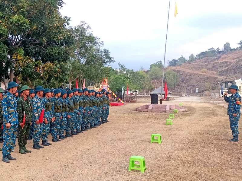 Sư đoàn 377 kiểm tra bắn đạn thật cho chiến sĩ mới
