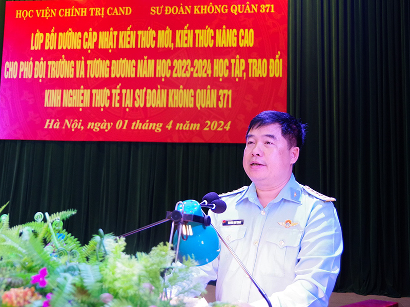 Đoàn công tác Học viện Chính trị Công an nhân dân tham quan, trao đổi kinh nghiệm thực tế tại Sư đoàn 371