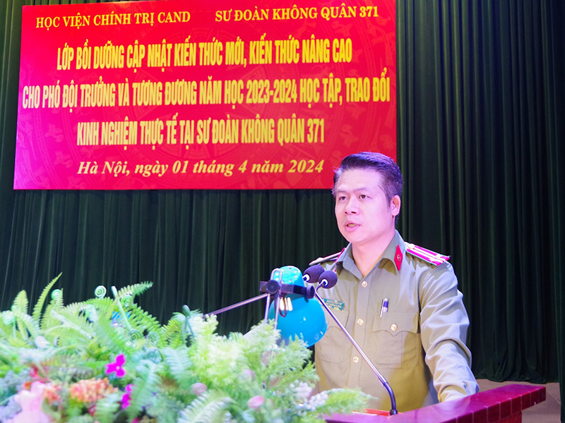 Đoàn công tác Học viện Chính trị Công an nhân dân tham quan, trao đổi kinh nghiệm thực tế tại Sư đoàn 371