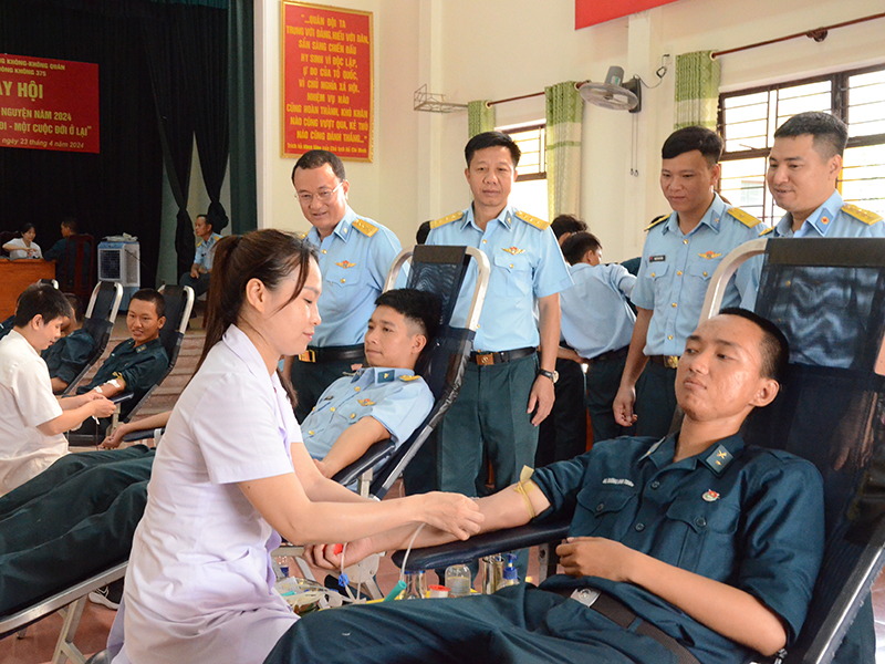 Sư đoàn 375 tổ chức Ngày hội hiến máu tình nguyện