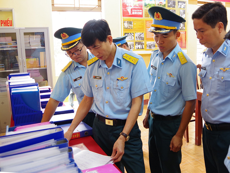Quân chủng Phòng không - Không quân kiểm tra Sư đoàn 372