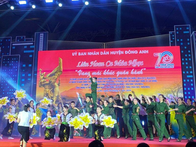 Trung đoàn 236 tham gia Liên hoan ca múa nhạc tại huyện Đông Anh, TP Hà Nội