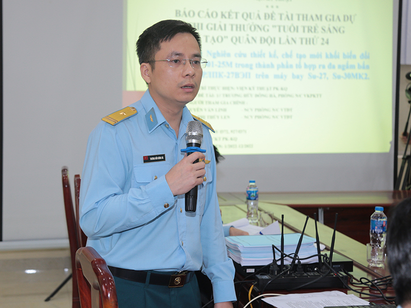 Hội đồng Giải thưởng “Tuổi trẻ sáng tạo” trong Quân đội khảo sát tại Nhà máy A34, Quân chủng Phòng không - Không quân