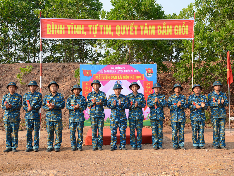 Tiểu đoàn huấn luyện chiến sĩ mới, Sư đoàn 372 tổ chức bắn đạn thật cho chiến sĩ mới