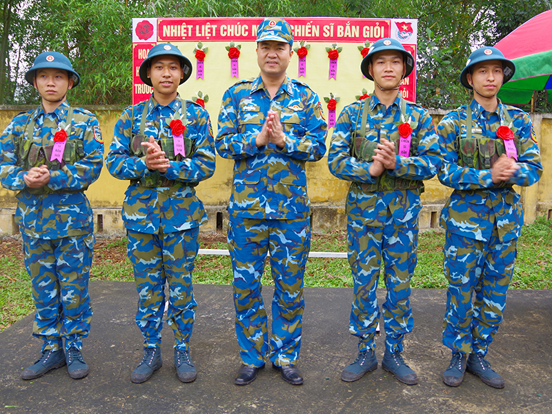 Sư đoàn 363 tổ chức kiểm tra bắn đạn thật cho chiến sĩ mới