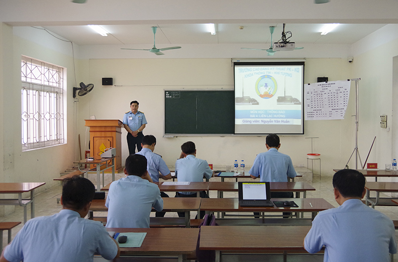 Trường Cao đẳng Kỹ thuật Phòng không - Không quân tổ chức Hội thi giảng viên giỏi năm 2024