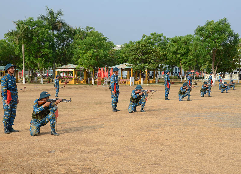 Quân chủng Phòng không - Không quân tổ chức tham quan, rút kinh nghiệm về huấn luyện, kiểm tra 3 tiếng nổ cho chiến sĩ mới năm 2024