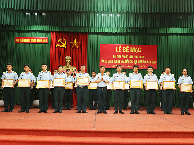Quân chủng Phòng không - Không quân tổ chức Bế mạc Hội thao Phòng cháy, chữa cháy các cơ quan, đơn vị, nhà máy khu vực Miền Bắc năm 2024