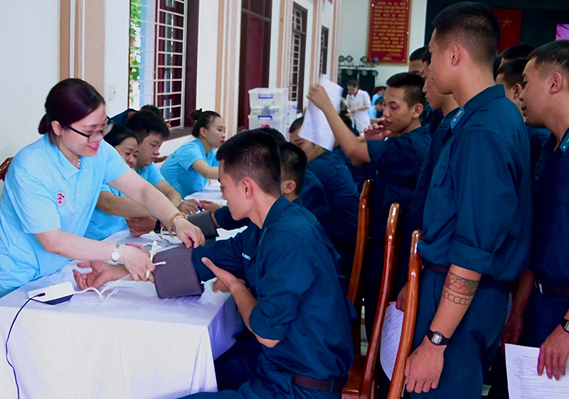 Tuổi trẻ Sư đoàn 371 tham gia hiến máu tình nguyện