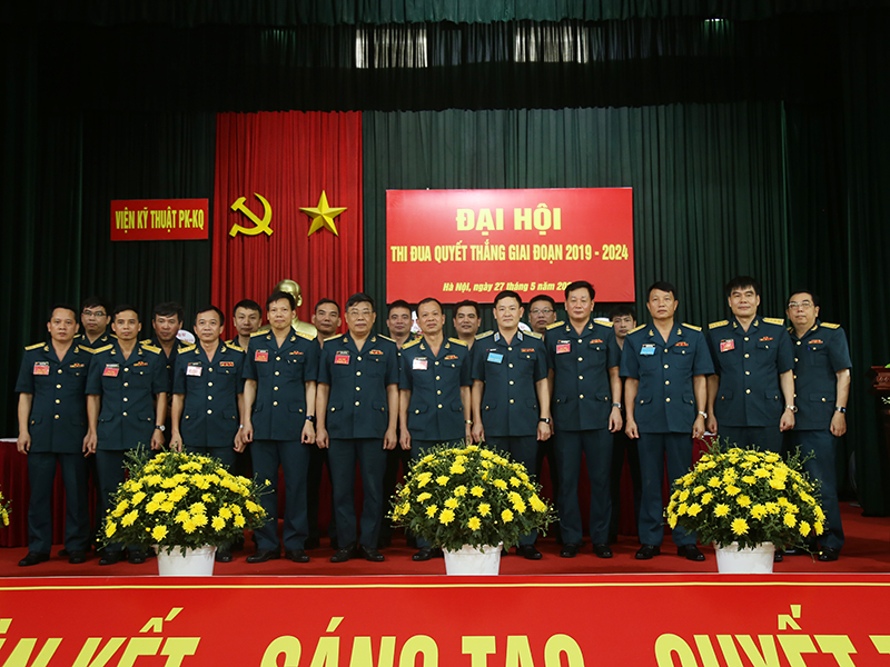 Viện Kỹ thuật Phòng không - Không quân tiếp tục đẩy mạnh Phong trào Thi đua quyết thắng