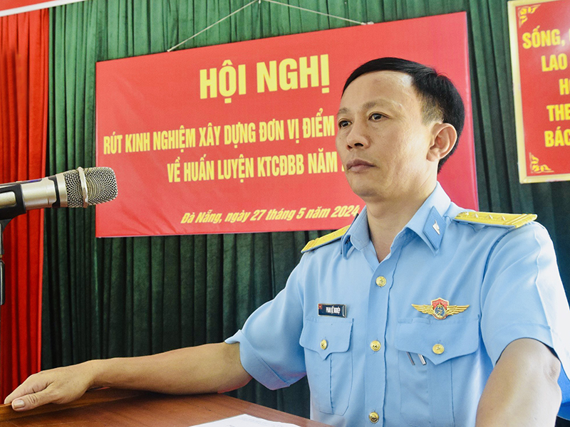 Sư đoàn 375 rút kinh nghiệm xây dựng điểm huấn luyện chiến sĩ mới về kỹ thuật chiến đấu bộ binh năm 2024