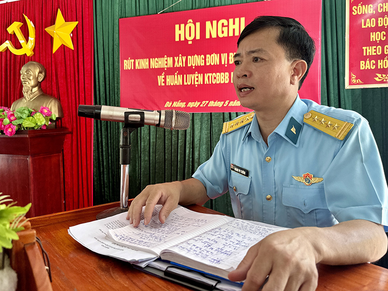 Sư đoàn 375 rút kinh nghiệm xây dựng điểm huấn luyện chiến sĩ mới về kỹ thuật chiến đấu bộ binh năm 2024