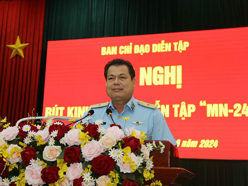 Quân chủng Phòng không - Không quân rút kinh nghiệm Diễn tập Chỉ huy - Tham mưu 1 bên 2 cấp trên bản đồ có một phần thực binh cho các đơn vị khu vực Miền Nam
