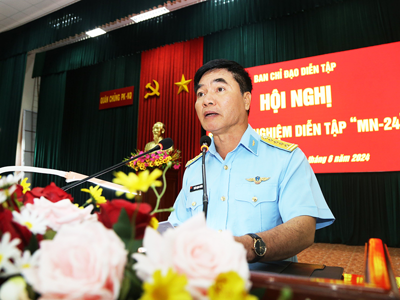 Quân chủng Phòng không - Không quân rút kinh nghiệm Diễn tập Chỉ huy - Tham mưu 1 bên 2 cấp trên bản đồ có một phần thực binh cho các đơn vị khu vực Miền Nam