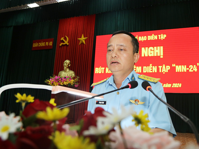 Quân chủng Phòng không - Không quân rút kinh nghiệm Diễn tập Chỉ huy - Tham mưu 1 bên 2 cấp trên bản đồ có một phần thực binh cho các đơn vị khu vực Miền Nam
