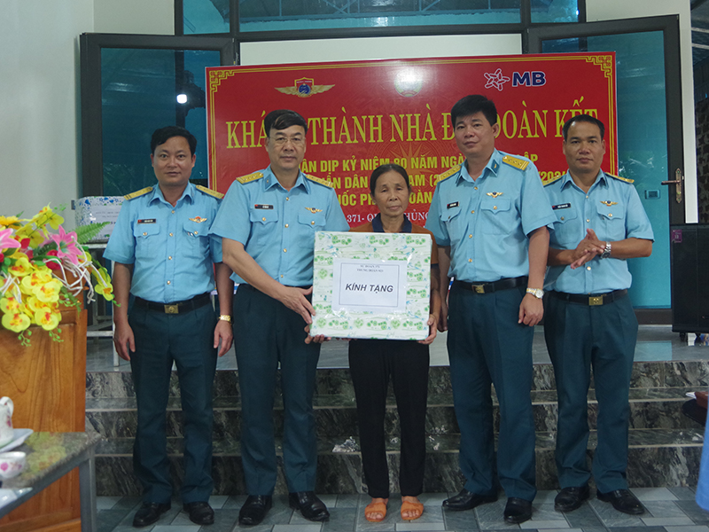 Sư đoàn 371 khánh thành và bàn giao “Nhà đại đoàn kết” tặng các gia đình chính sách trên địa bàn tỉnh Thanh Hóa