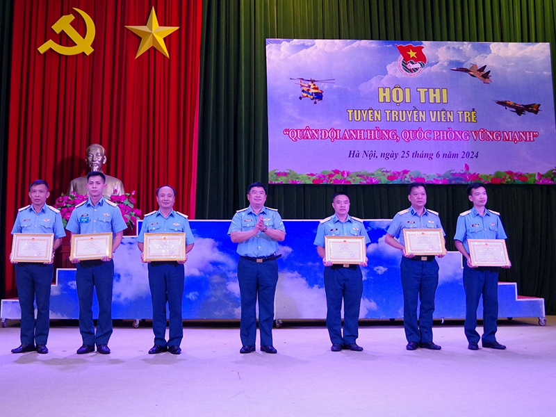 Sư đoàn 371 tổ chức Hội thi Tuyên truyền viên trẻ năm 2024