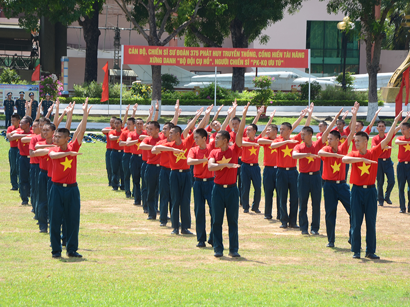 Các đơn vị trong Quân chủng Phòng không - Không quân tổ chức Lễ tuyên thệ chiến sĩ mới năm 2024