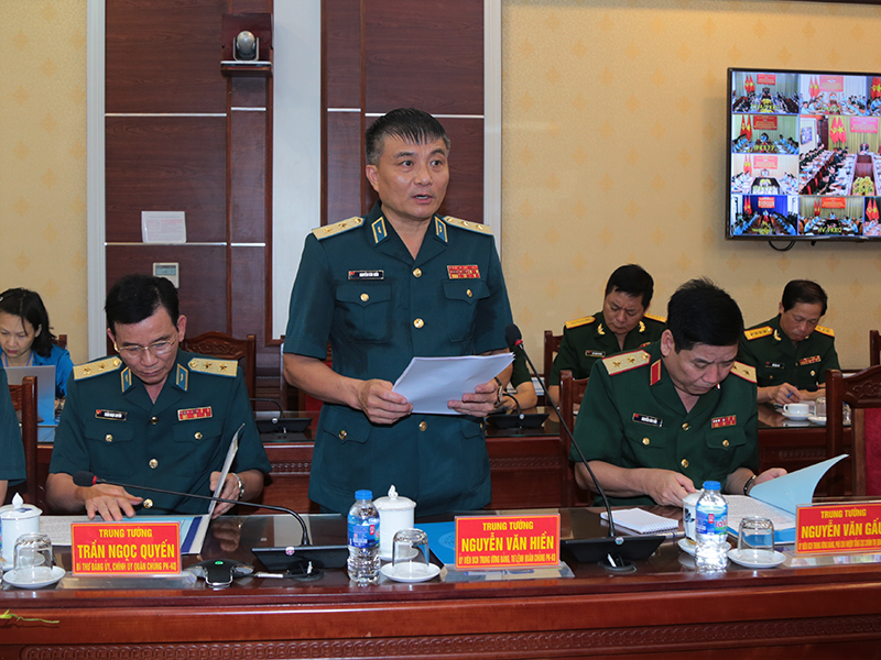 Chủ tịch Nước Tô Lâm thăm và làm việc tại Quân chủng Phòng không - Không quân