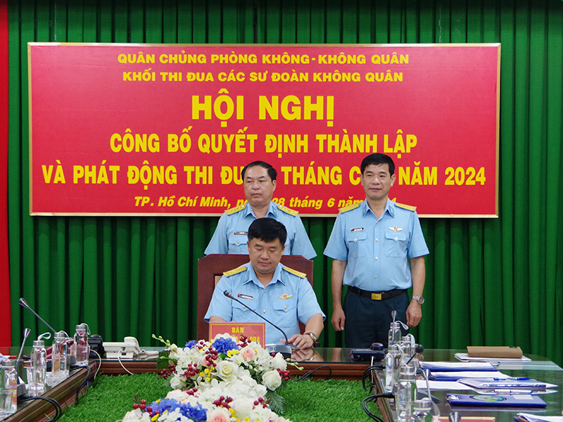 Quân chủng Phòng không - Không quân tổ chức hội nghị công bố quyết định thành lập Khối thi đua các sư đoàn không quân và phát động thi đua 6 tháng cuối năm 2024.
