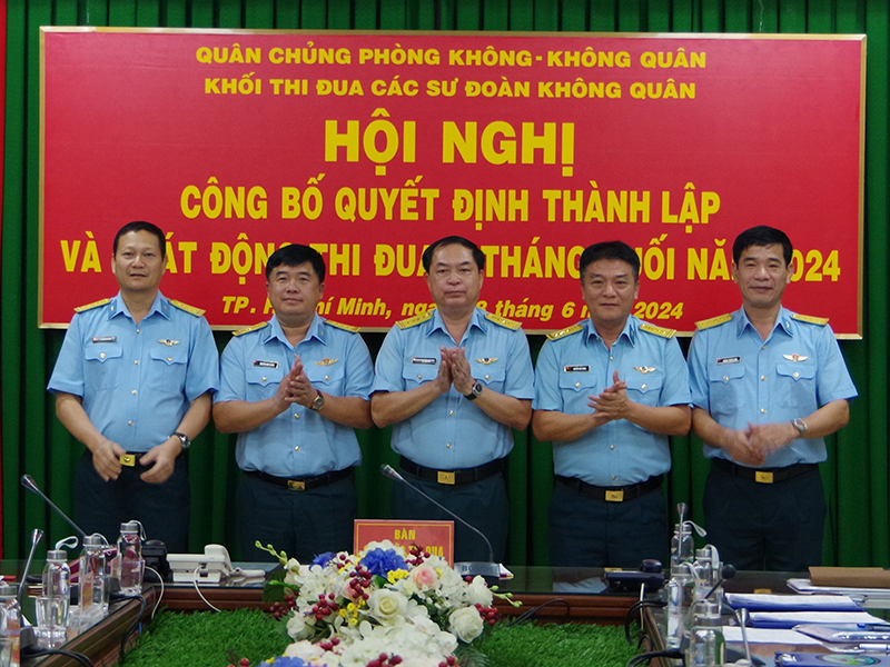 Quân chủng Phòng không - Không quân tổ chức hội nghị công bố quyết định thành lập Khối thi đua các sư đoàn không quân và phát động thi đua 6 tháng cuối năm 2024.