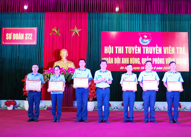 Sư đoàn 372 tổ chức Hội thi Tuyên truyền viên trẻ năm 2024