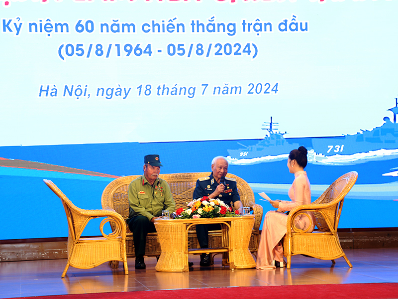 Chương trình trưng bày sách và giao lưu, tọa đàm với chủ đề “Sức mạnh làm nên chiến thắng”