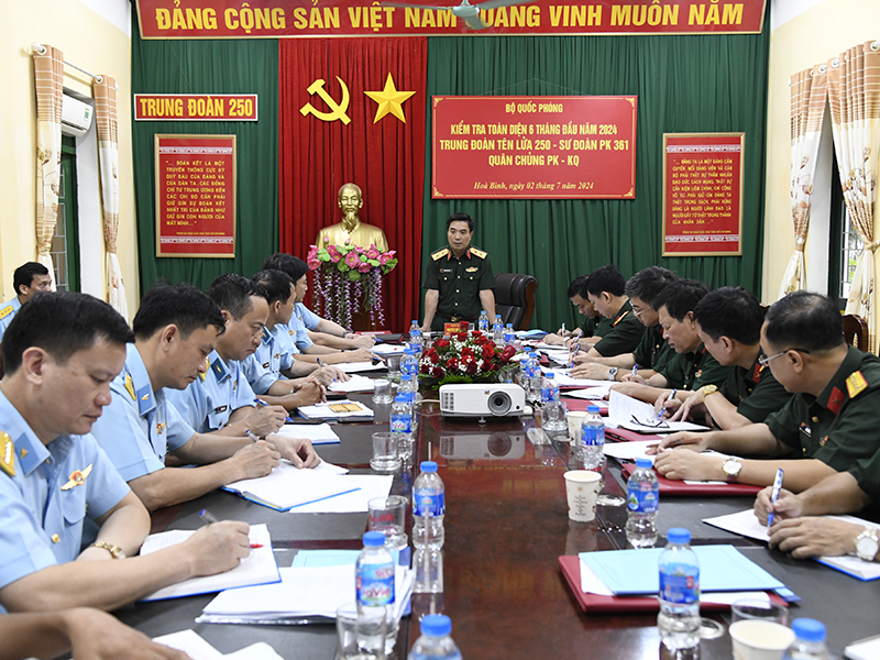 Bộ Quốc phòng kiểm tra Trung đoàn 250