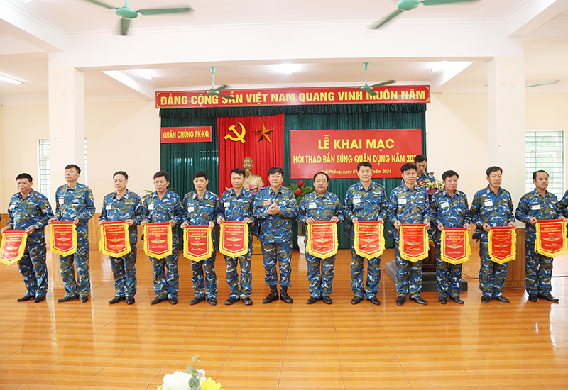 Quân chủng Phòng không - Không quân khai mạc Hội thao bắn súng quân dụng năm 2024