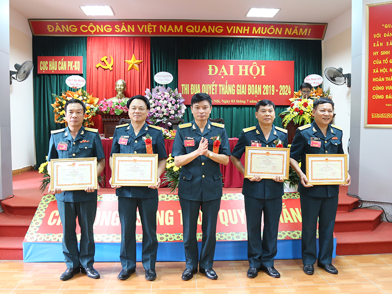 Thi đua bảo đảm tốt công tác hậu cần trong Quân chủng Phòng không - Không quân