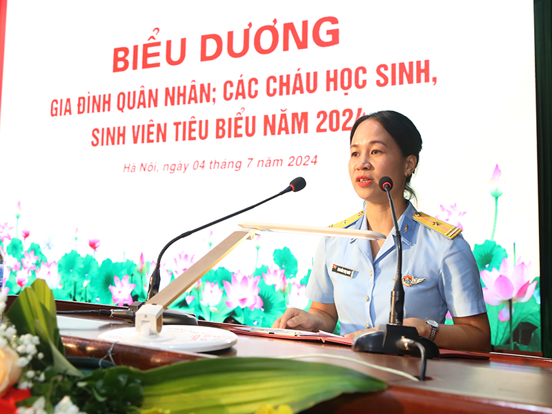 Quân chủng Phòng không-Không quân biểu dương gia đình quân nhân; các cháu học sinh, sinh viên tiêu biểu năm 2024