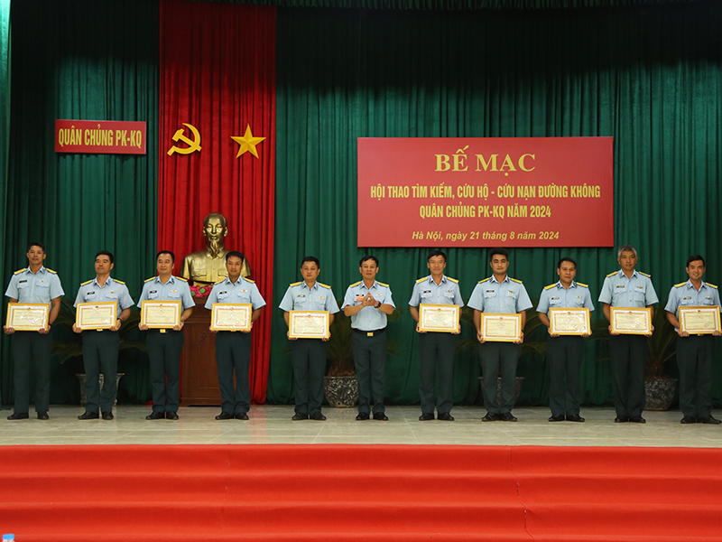 Quân chủng Phòng không - Không quân bế mạc Hội thao tìm kiếm, cứu hộ - cứu nạn đường không năm 2024
