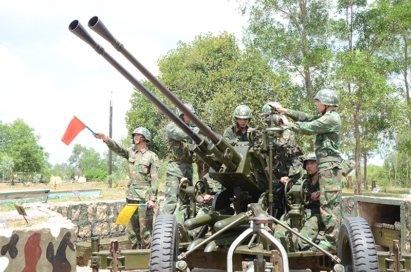 Lính pháo trên miền Đất Võ