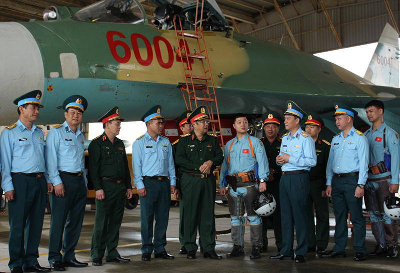 Thượng tướng Phạm Hoài Nam - Thứ trưởng Bộ Quốc phòng kiểm tra, chúc Tết Trung đoàn 925 và Trung đoàn 940