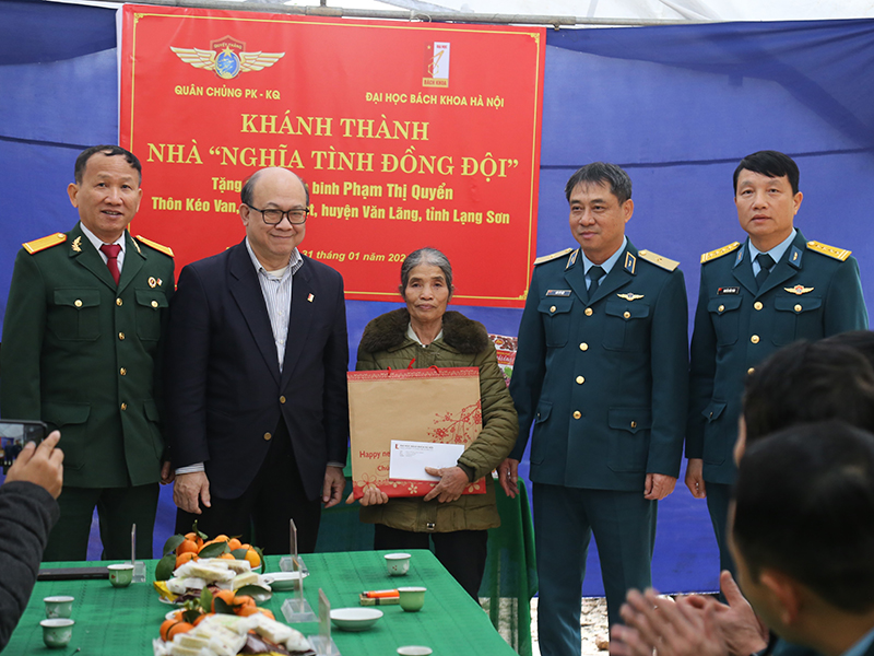 Quân chủng PK-KQ và Đại học Bách khoa Hà Nội tổ chức khánh thành nhà “Nghĩa tình đồng đội” cho các gia đình cựu chiến binh tỉnh Lạng Sơn