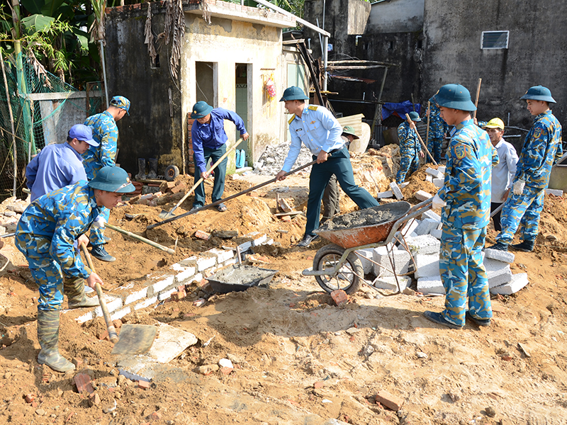 Tình quân dân trong hoạn nạn