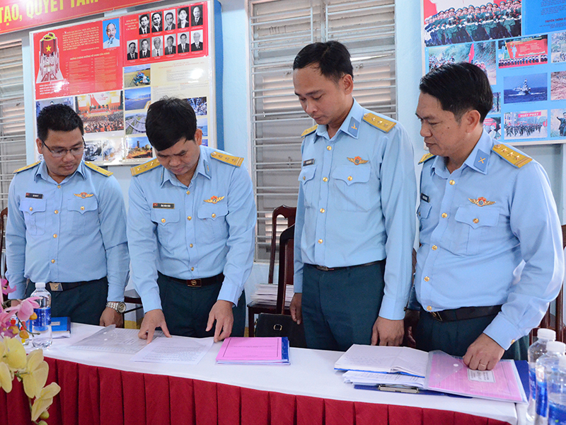 Quân chủng Phòng không - Không quân kiểm tra sẵn sàng chiến đấu, chúc Tết Đại đội 11, Trung đoàn 224