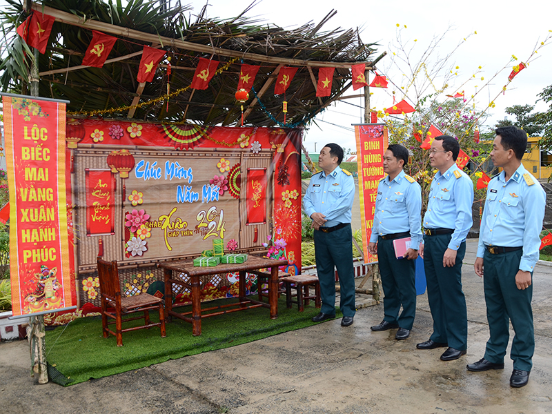 Quân chủng Phòng không - Không quân kiểm tra sẵn sàng chiến đấu, chúc Tết Đại đội 11, Trung đoàn 224