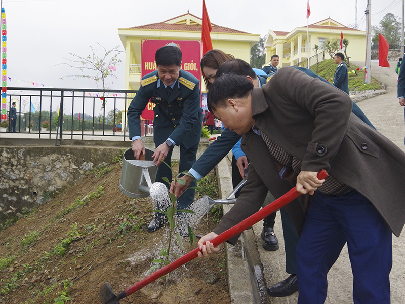 Sư đoàn 365 tổ chức Chương trình “Xuân canh trời - Thắm tình quân dân”