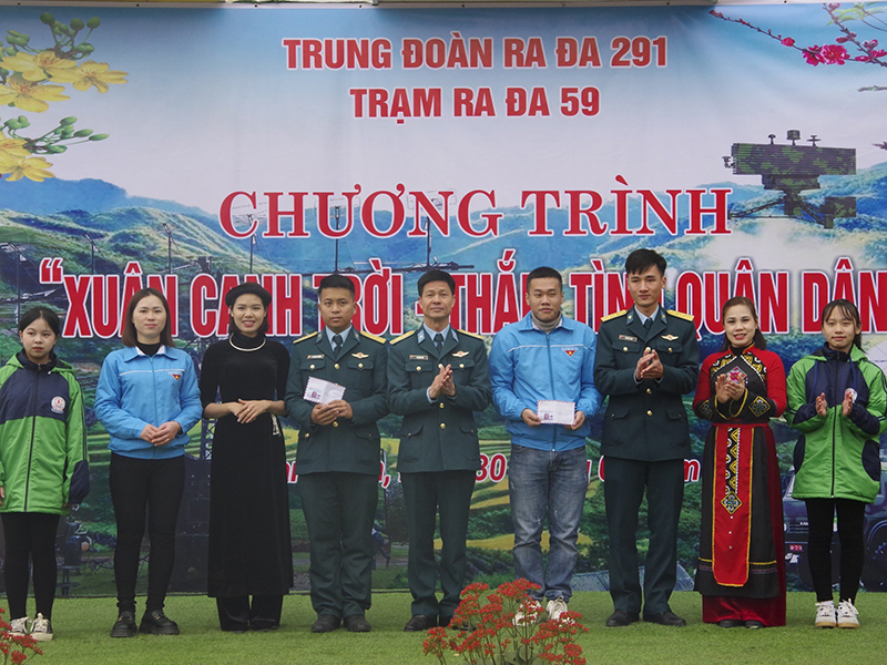 Sư đoàn 365 tổ chức Chương trình “Xuân canh trời - Thắm tình quân dân”