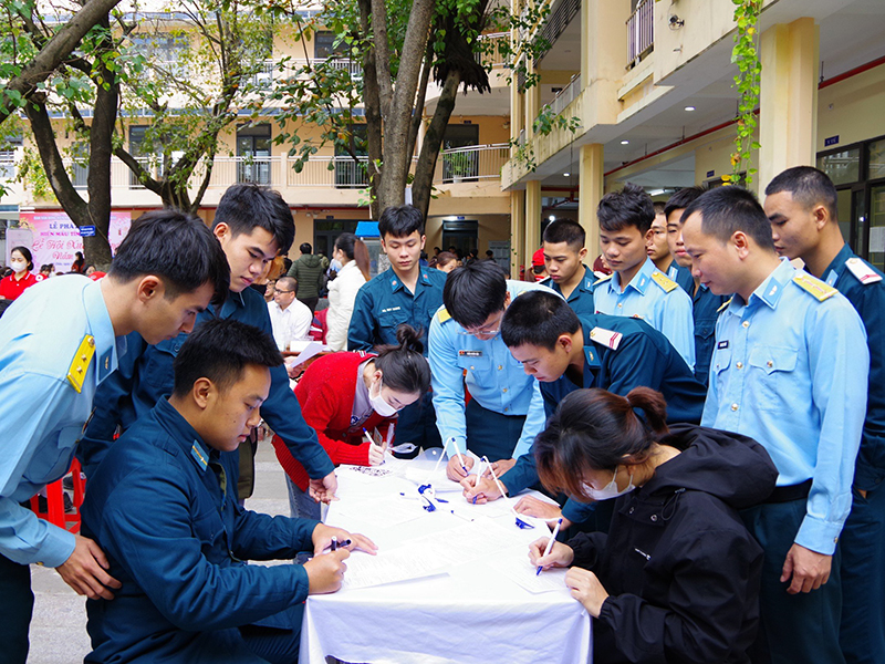 Sư đoàn 372 tham gia hiến máu tình nguyện năm 2024