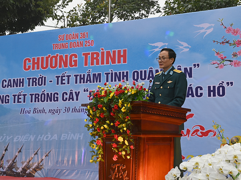 Trung đoàn 250 tổ chức Chương trình “Xuân canh trời - Tết thắm tình quân dân” và phát động Tết trồng cây “Đời đời nhớ ơn Bác Hồ”
